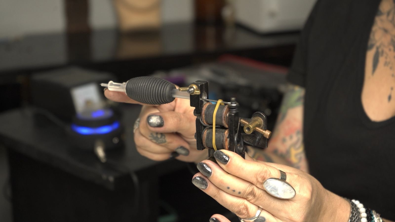 Detalle de tattoo en proceso